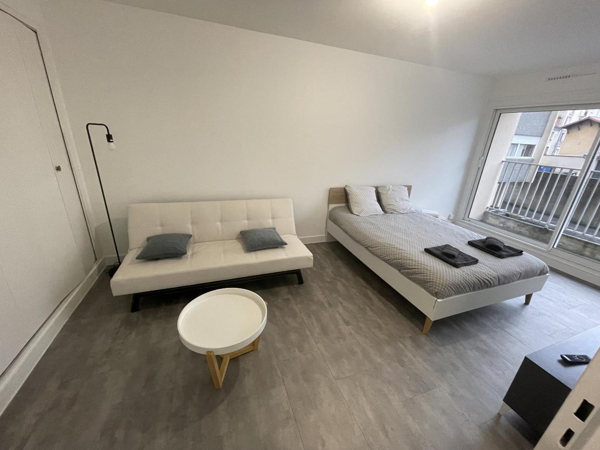 Logement Neuf A Proximite Du Centre Ville Avec Parking 里摩日 外观 照片