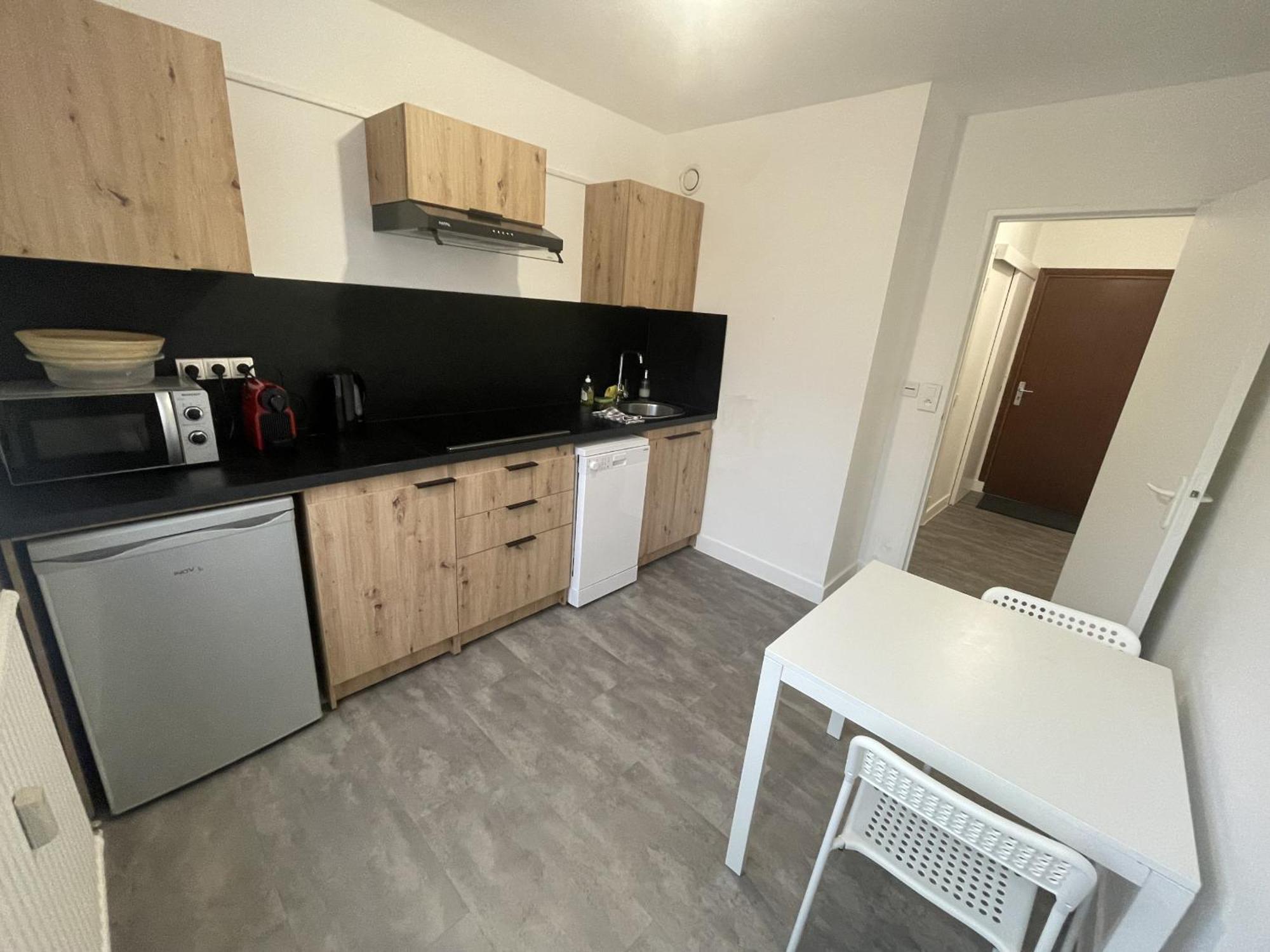 Logement Neuf A Proximite Du Centre Ville Avec Parking 里摩日 外观 照片