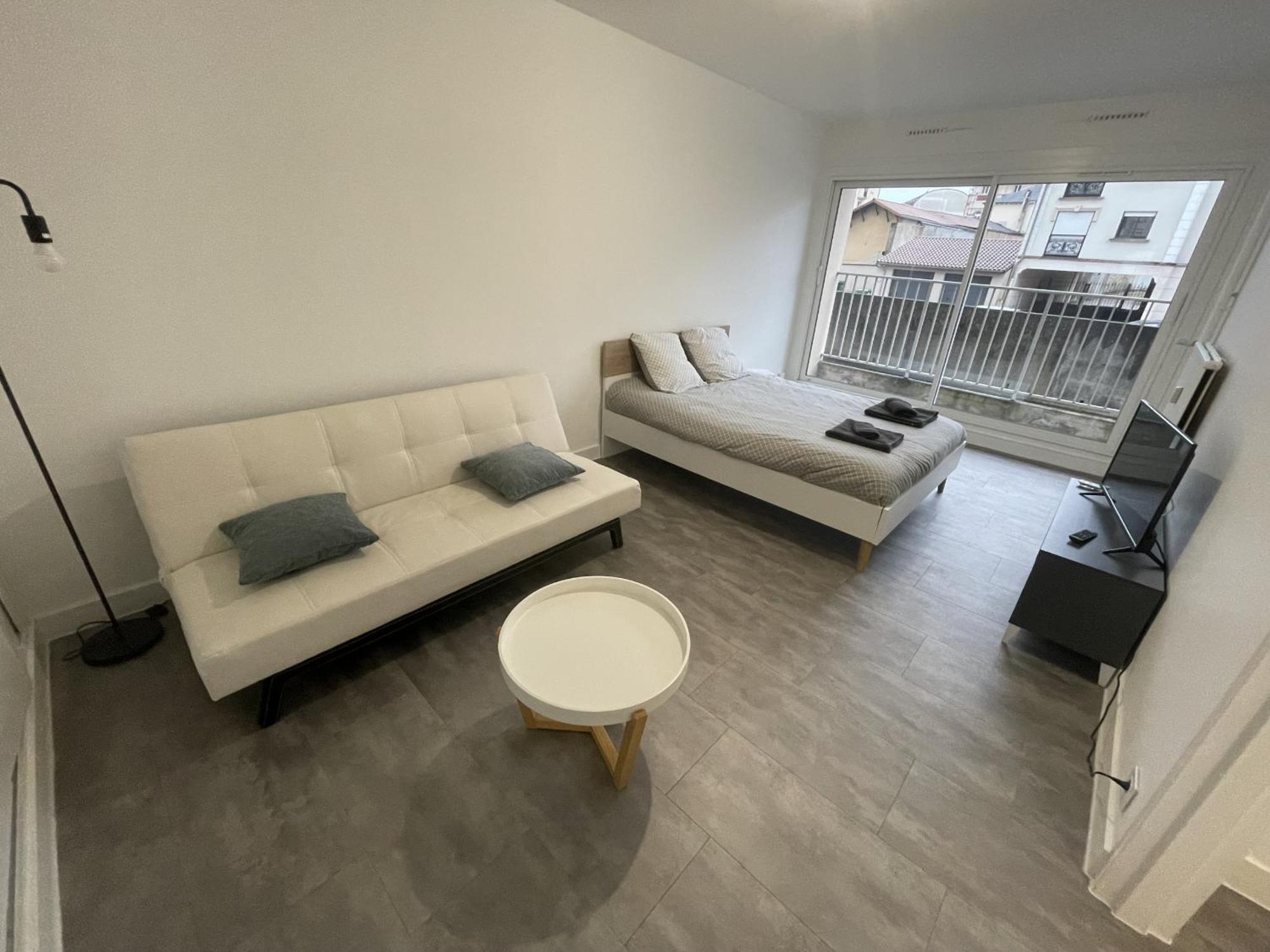 Logement Neuf A Proximite Du Centre Ville Avec Parking 里摩日 外观 照片